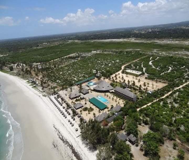 Intercity Property Hub: Beach Front Hotel for Sale-4