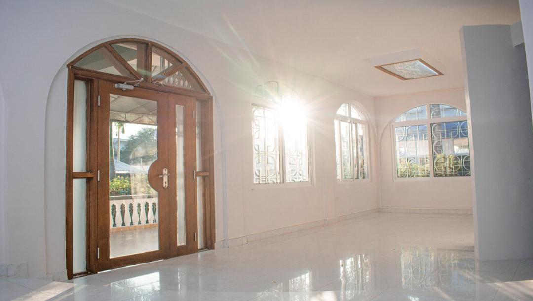 IPH;A 3 Storey Standalone building  Rent, OysterBay-16