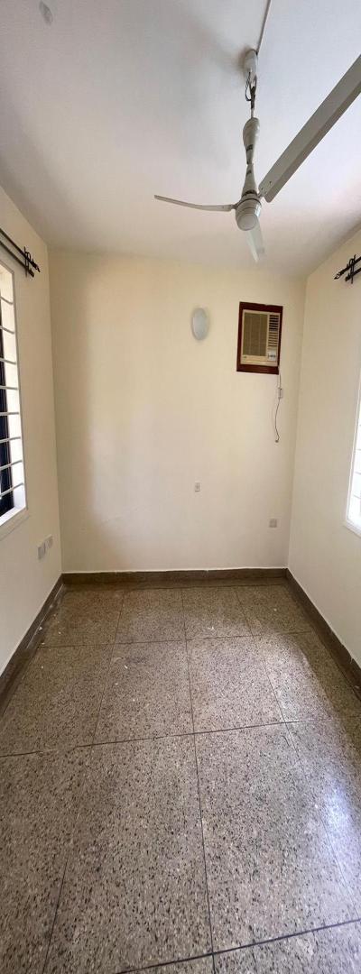 IPH: A standalone building for Rent, Masaki