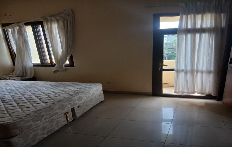 IPH: Apartment for Rent, Masaki.-1