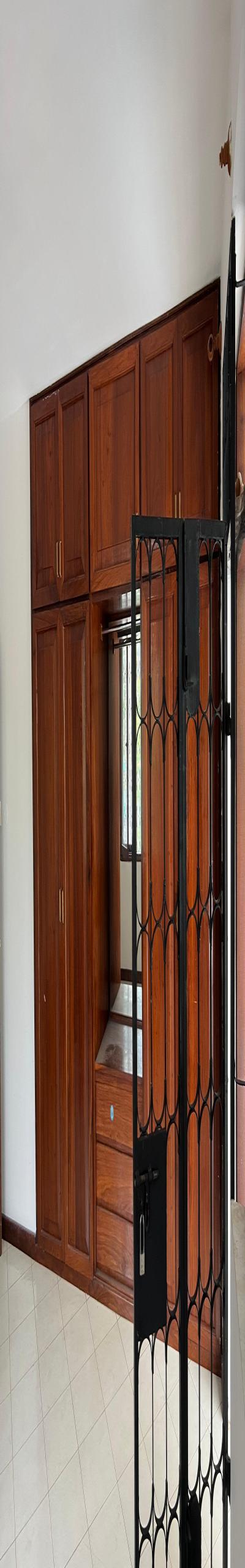 IPH: A standalone office building for Rent, Masaki.