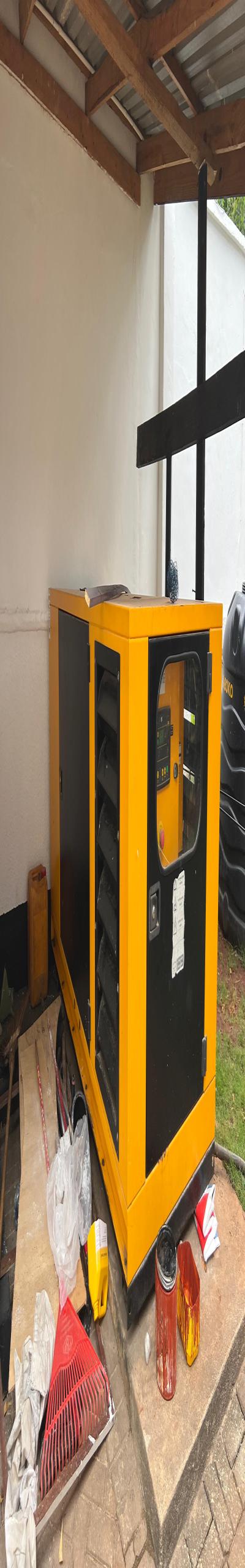 IPH: A standalone office building for Rent, Masaki.