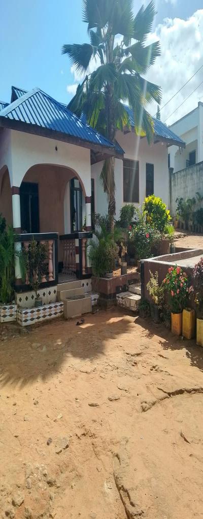 Intercity Property Hub: House for Sale.