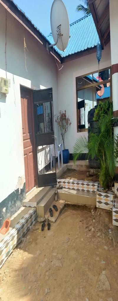 Intercity Property Hub: House for Sale.