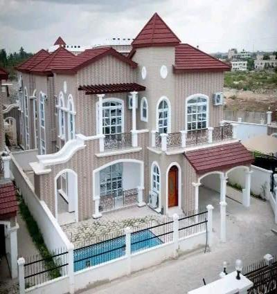 Intercity Property Hub: Elegant Villa for Sale.