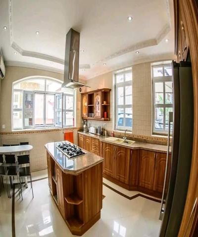 Intercity Property Hub: Elegant Villa for Sale.