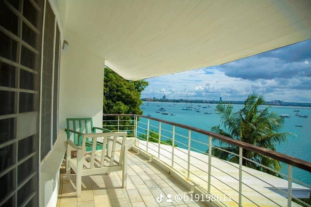 IPH: Elegant House for Sale - Masaki.