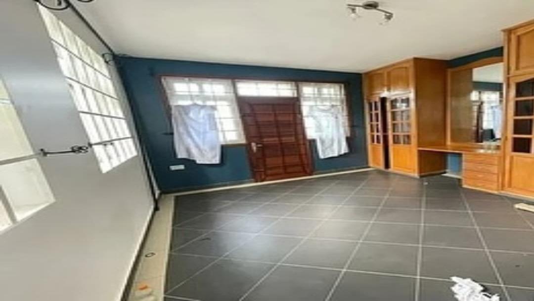 IPH: One-Storey Luxurious House for Sale - Salasala.-8