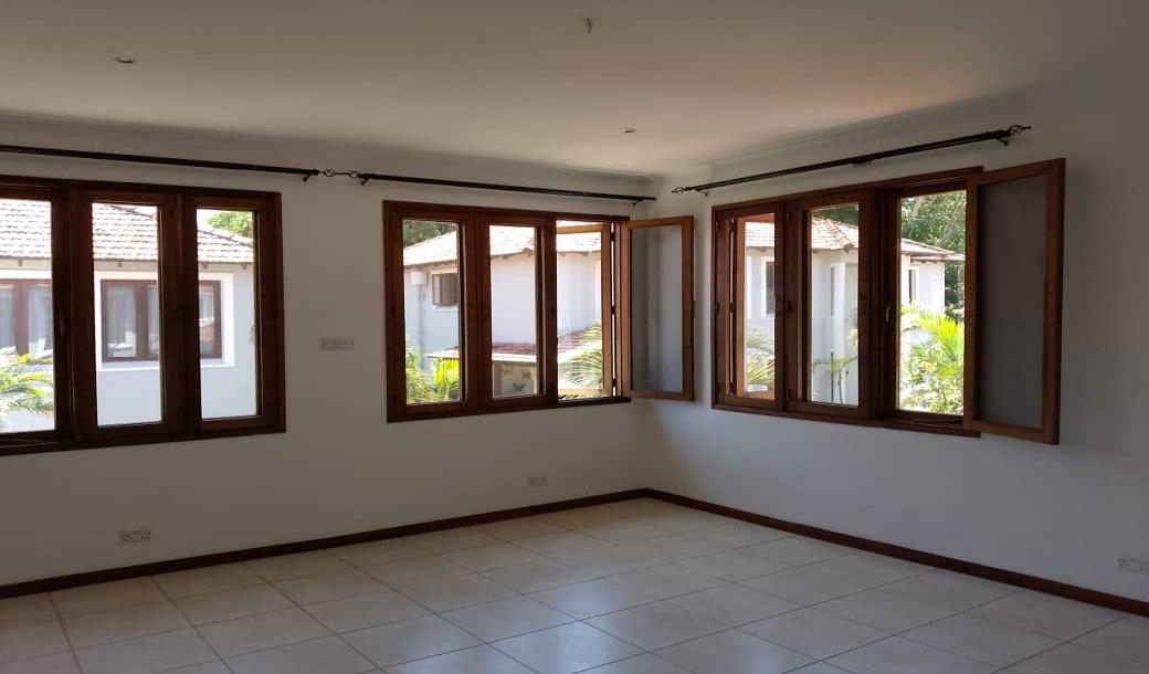 IPH: A House for Rent- OysterBay-6