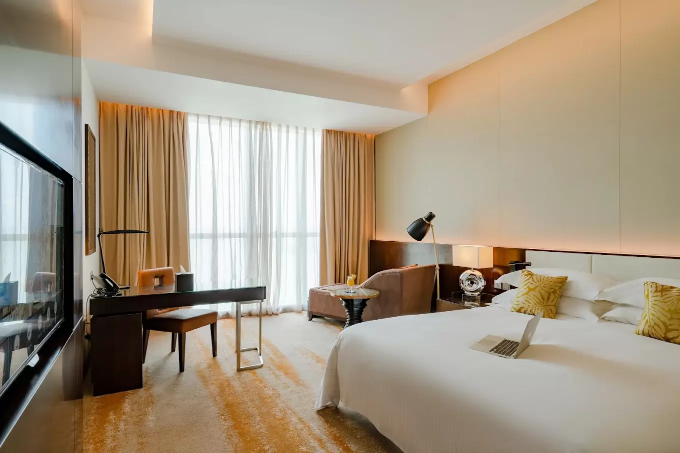 Johari Rotana, Dar es Salaam