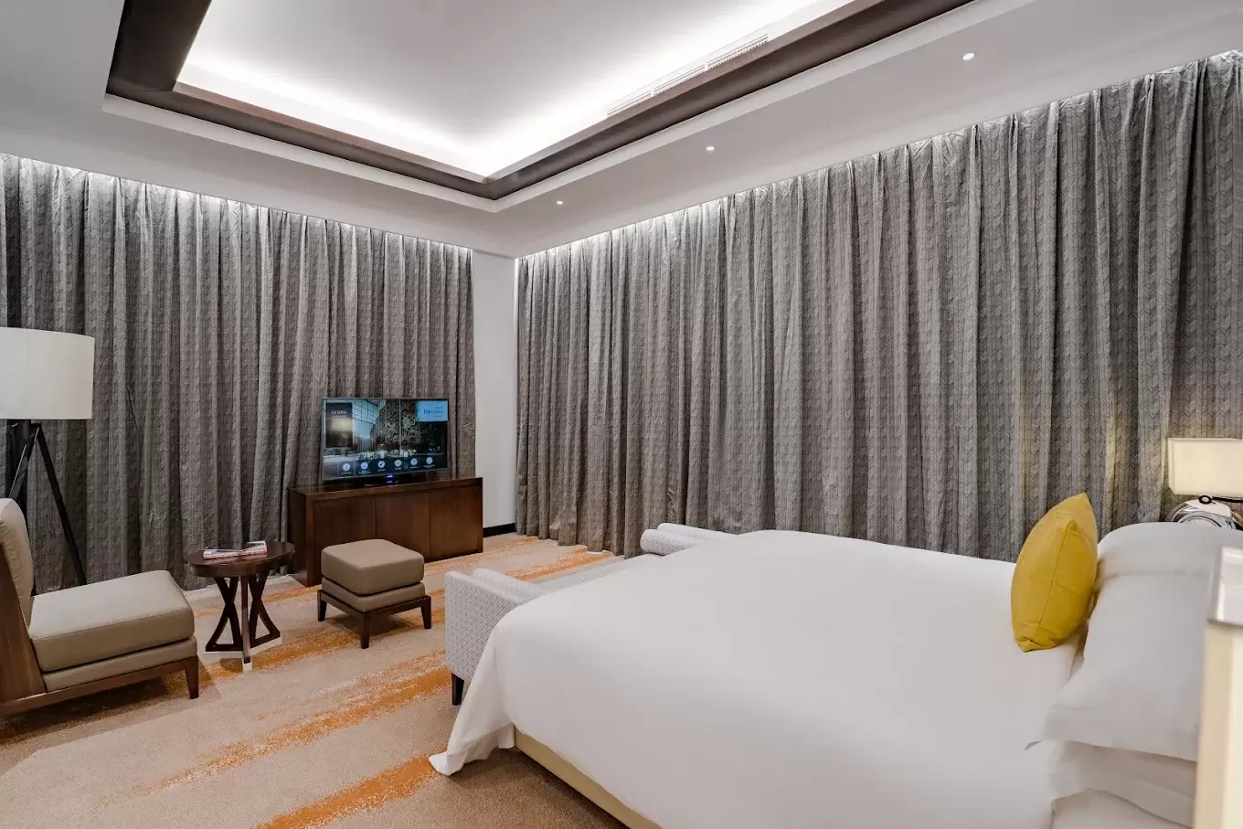 Johari Rotana, Dar es Salaam