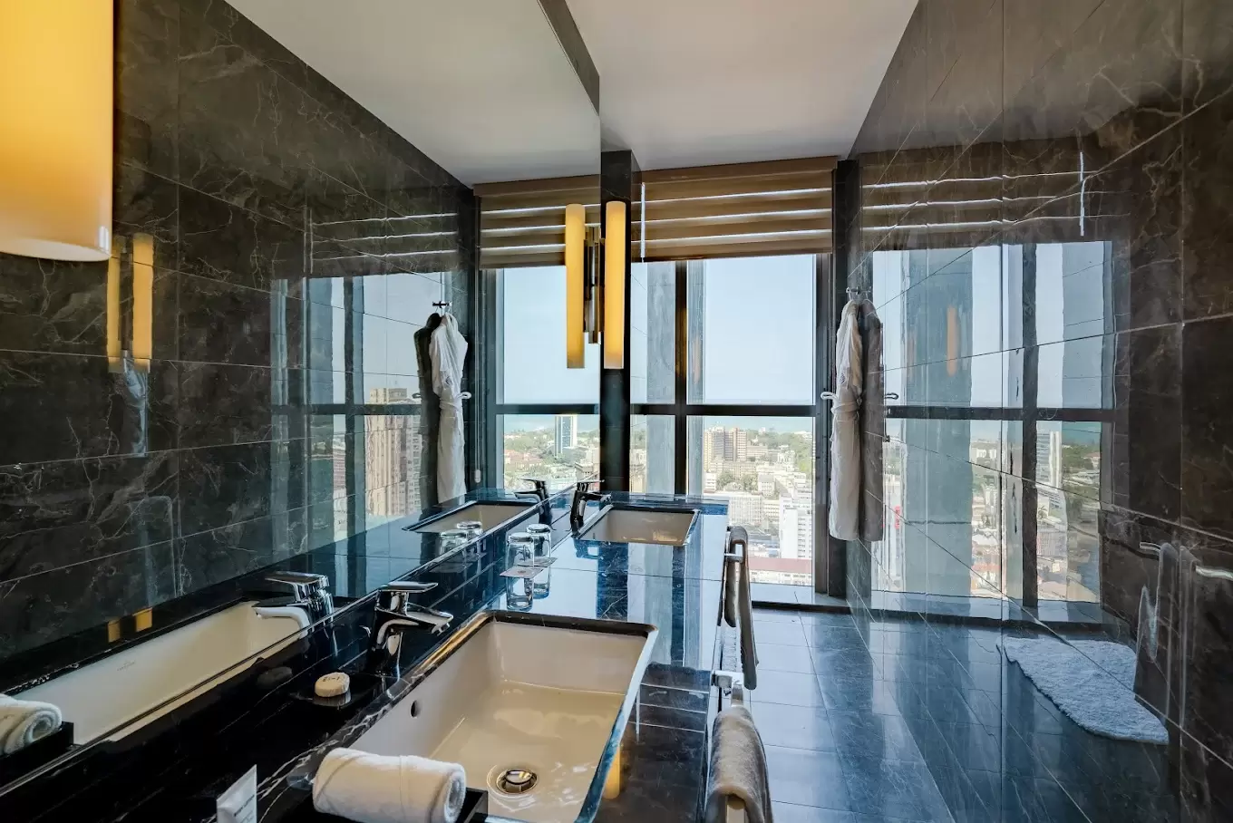 Johari Rotana, Dar es Salaam