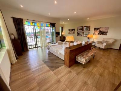 Pink Flamingo Boutique Hotel, Moshi.