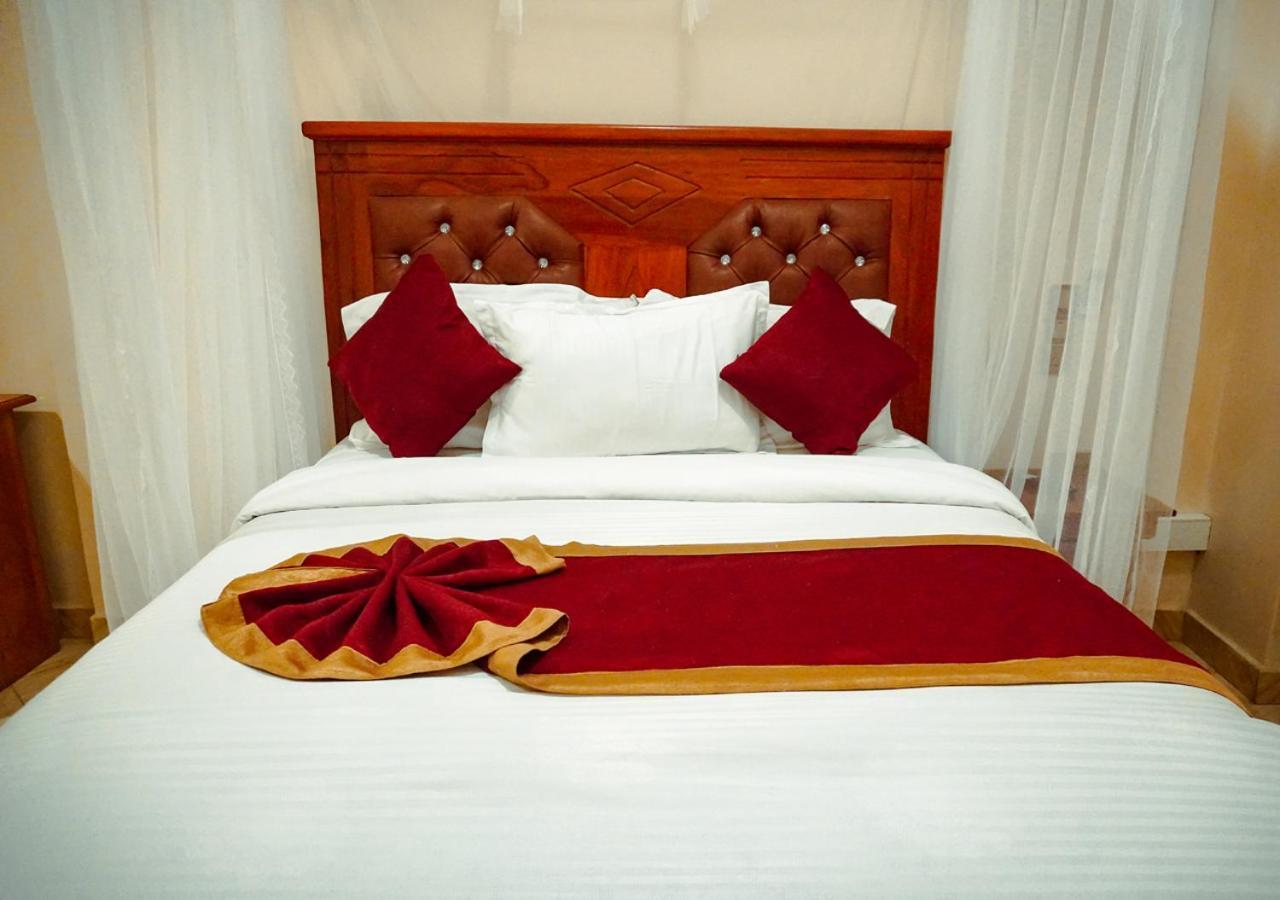 Senator Hotel, Arusha.