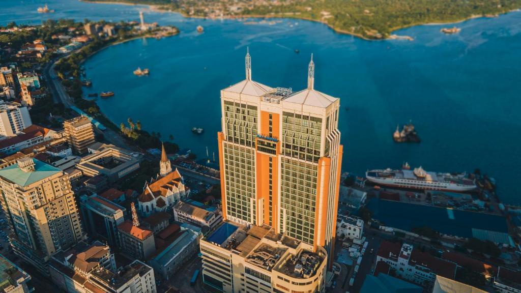 Johari Rotana, Dar es Salaam