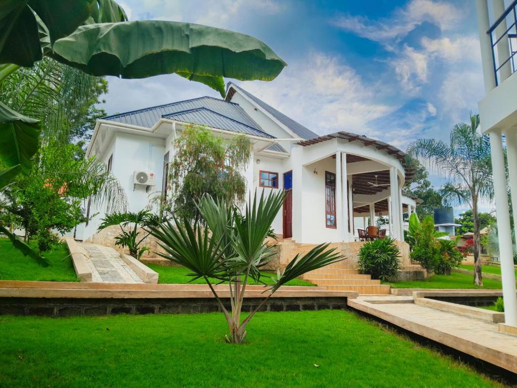 Hellen's Riverside Villas Moshi.