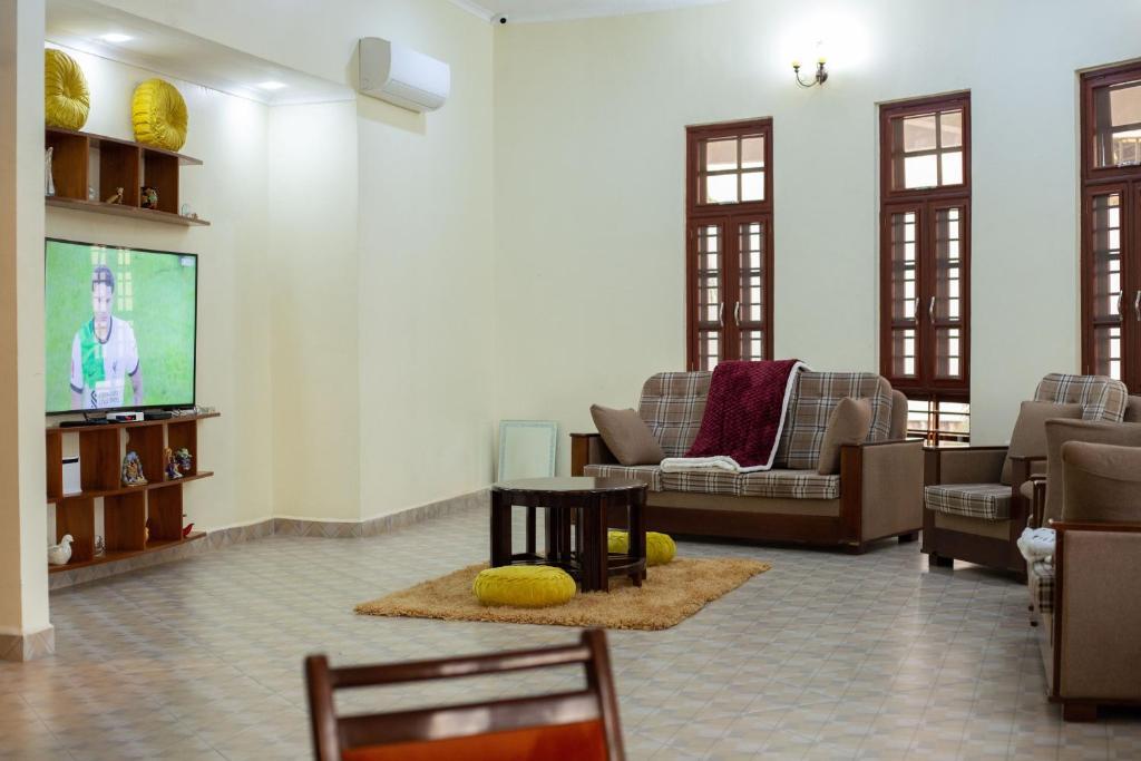 Hellen's Riverside Villas Moshi.