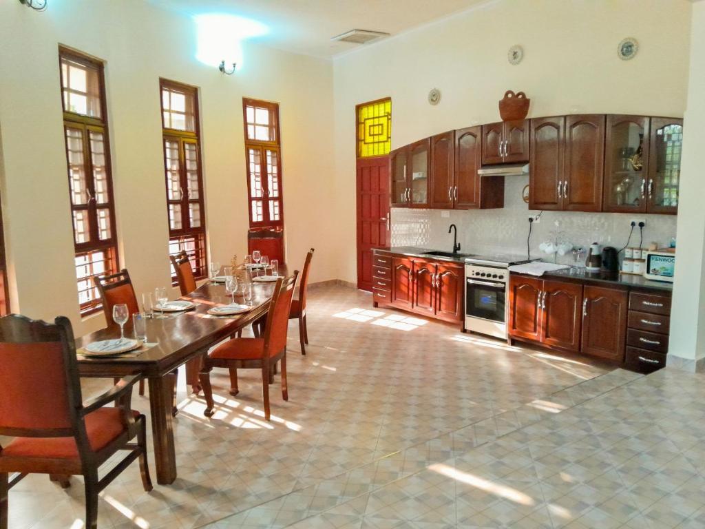 Hellen's Riverside Villas Moshi.