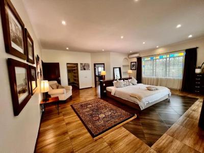 Pink Flamingo Boutique Hotel, Moshi.