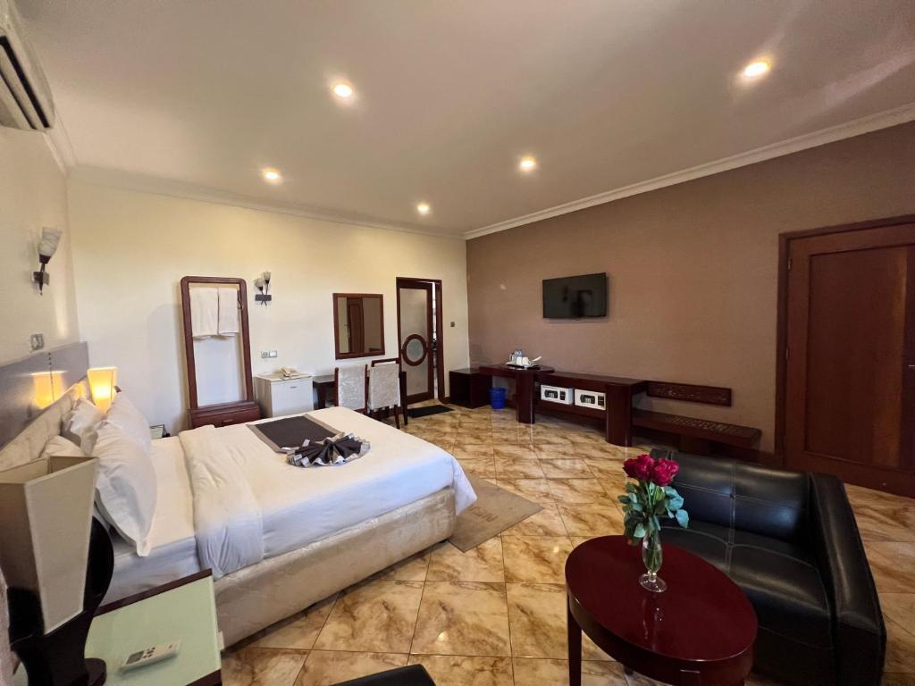 Nejobugg Palace Hotel, Arusha.