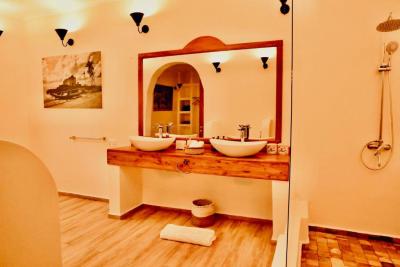 Pink Flamingo Boutique Hotel, Moshi.