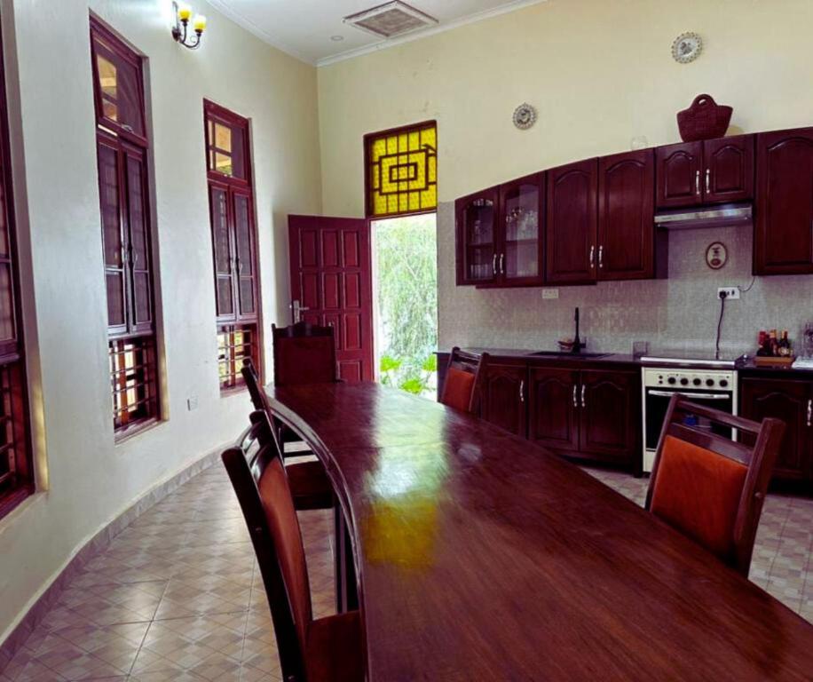 Hellen's Riverside Villas Moshi.