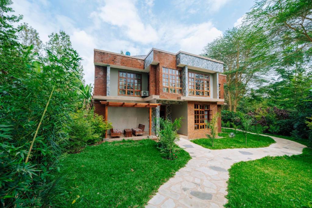 Under the Shade Safari Lodge, Arusha.