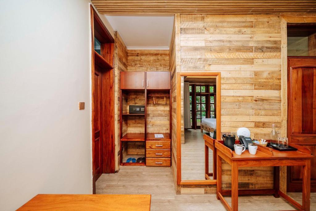 Under the Shade Safari Lodge, Arusha.