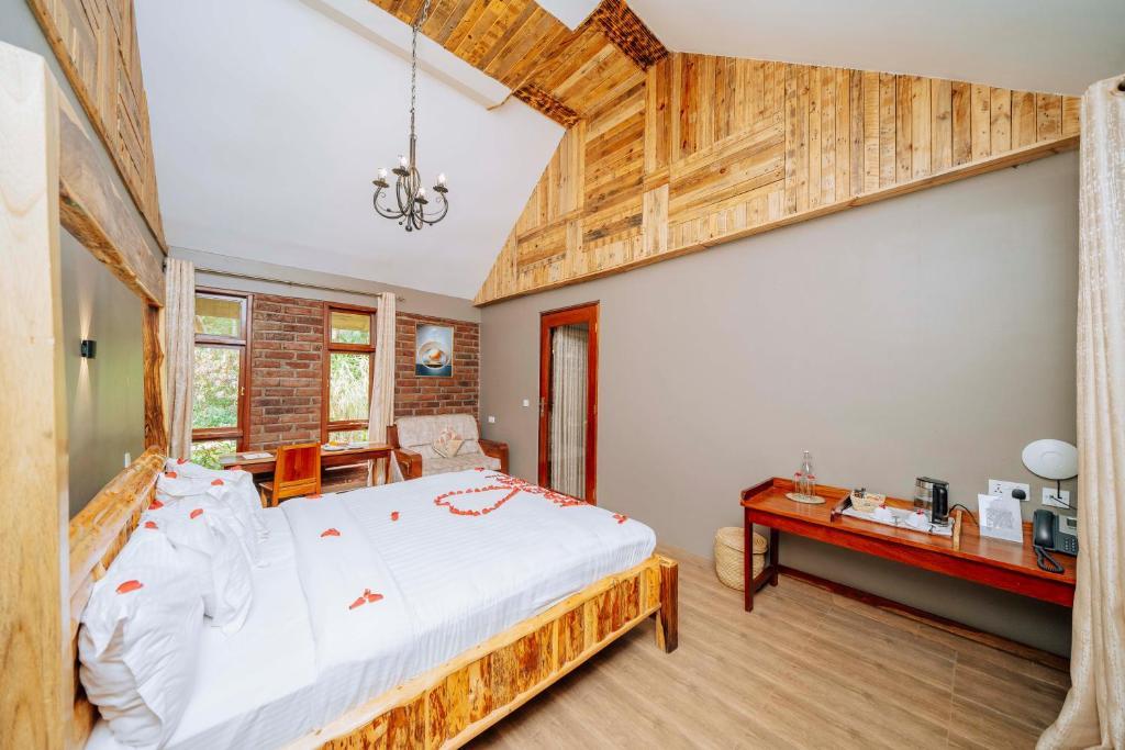 Under the Shade Safari Lodge, Arusha.