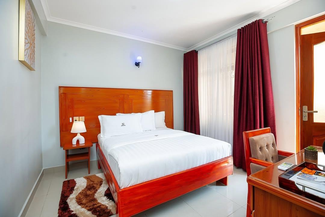 Hadjens Hotel, Mwanza.