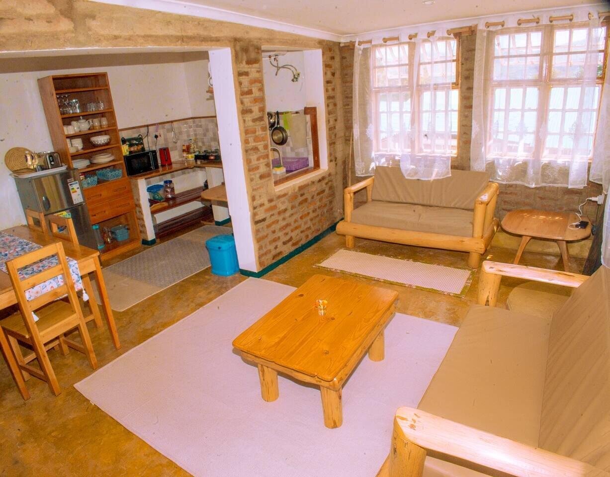 Aika Sunrise, B&B Iringa.