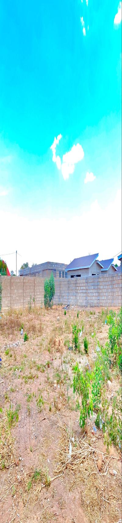 Kiwanja Kizuri chenye Fensi pande zote Kinauzwa Mlimwa C Dodoma