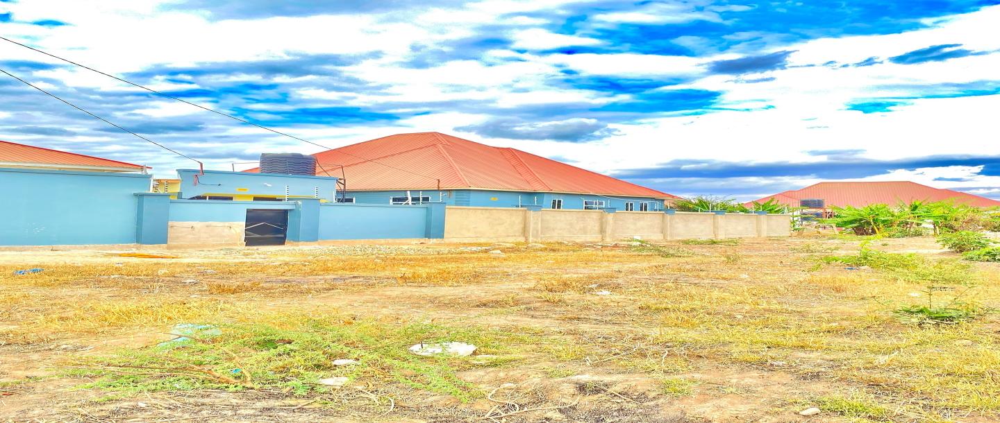 KIWANJA KINAUZWA KINATAZAMA BARABARA YA LAMI, MPAMAA DODOMA-3