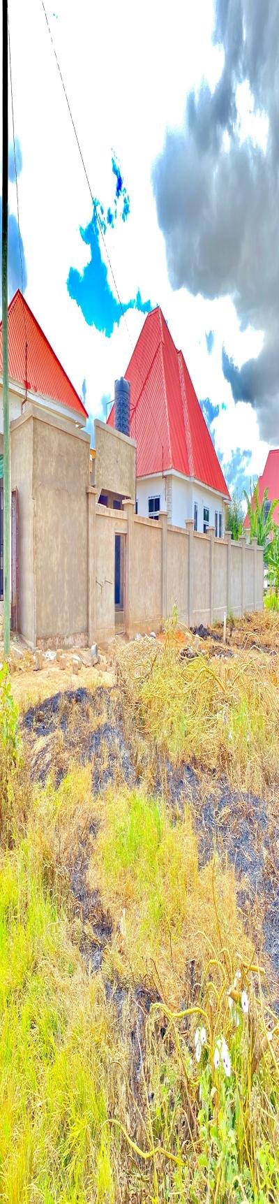 KIWANJA KINAUZWA KINATAZAMA BARABARA YA LAMI, MPAMAA DODOMA