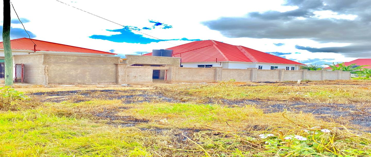 KIWANJA KINAUZWA KINATAZAMA BARABARA YA LAMI, MPAMAA DODOMA-4