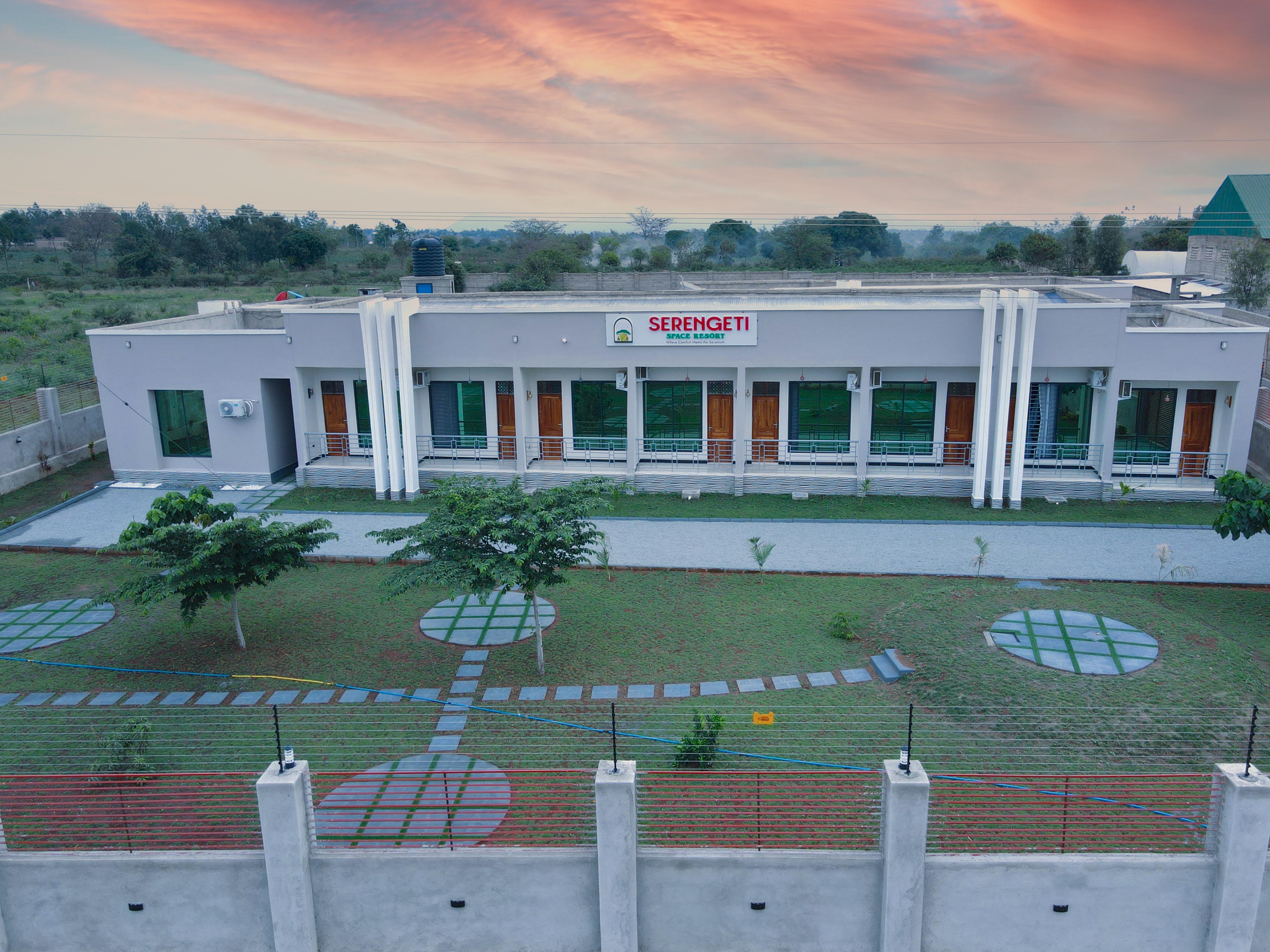 Serengeti Space Resort, Bunda Town.