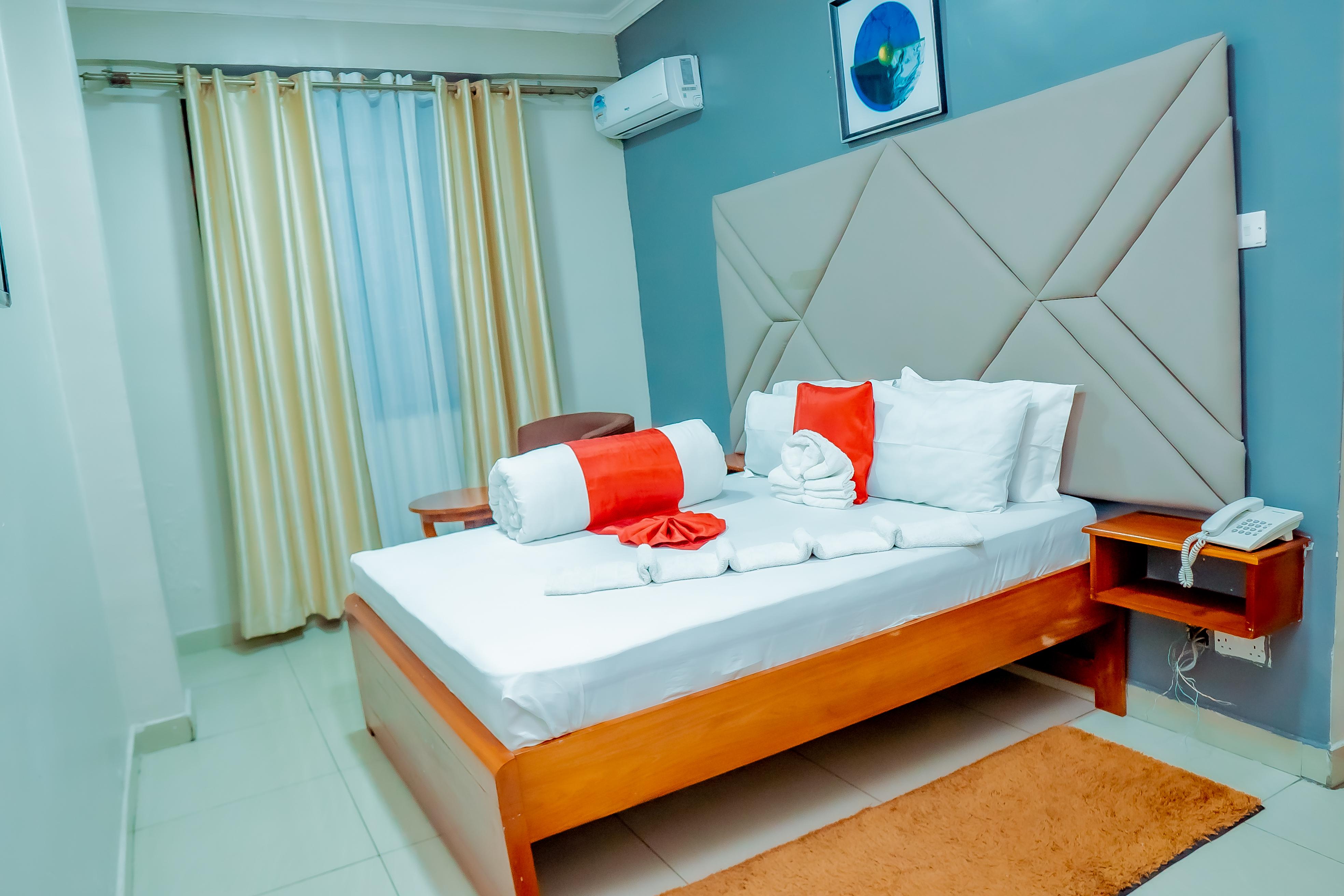 Le Grand Marie Hotel & Apartments.