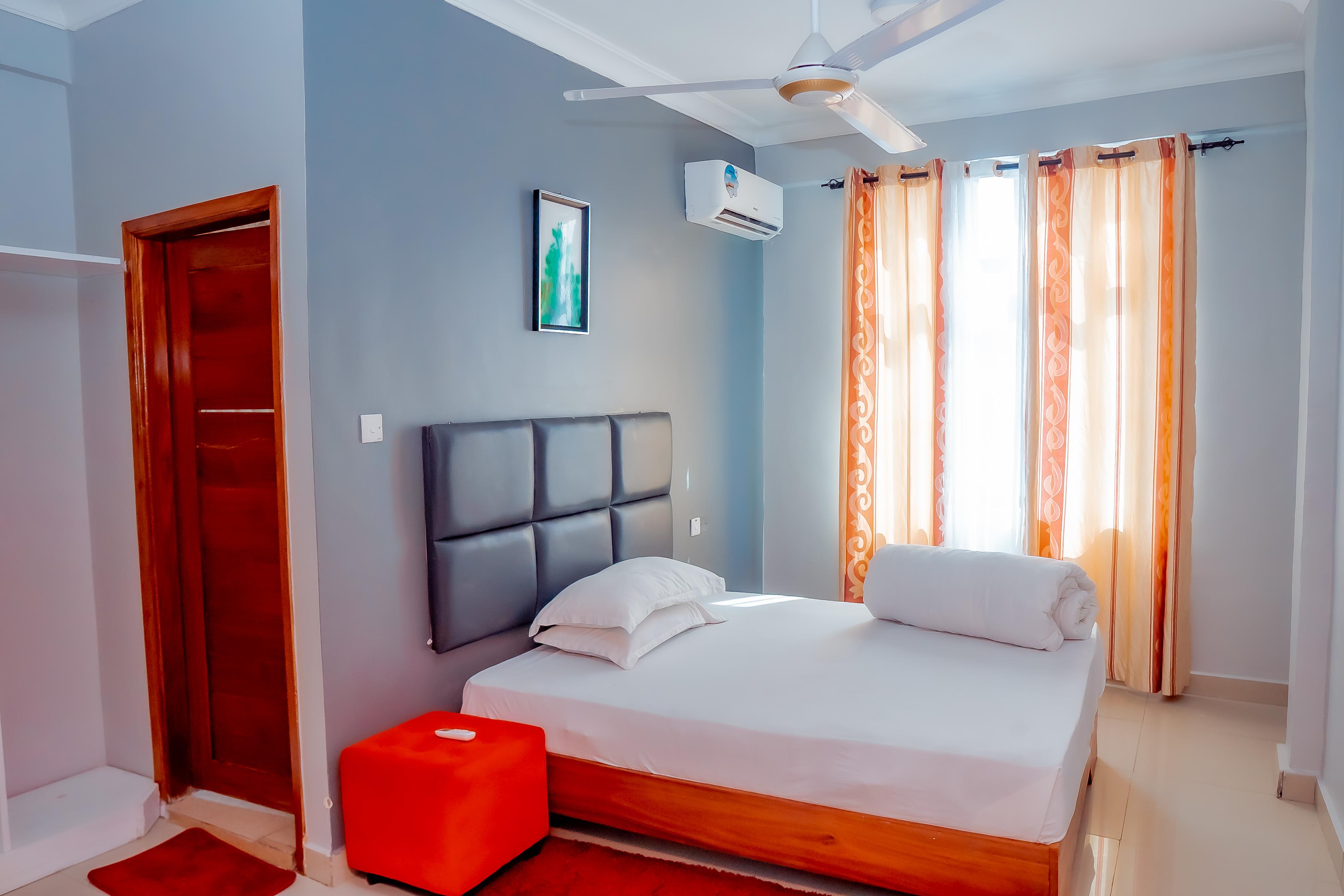 Le Grand Marie Hotel & Apartments.