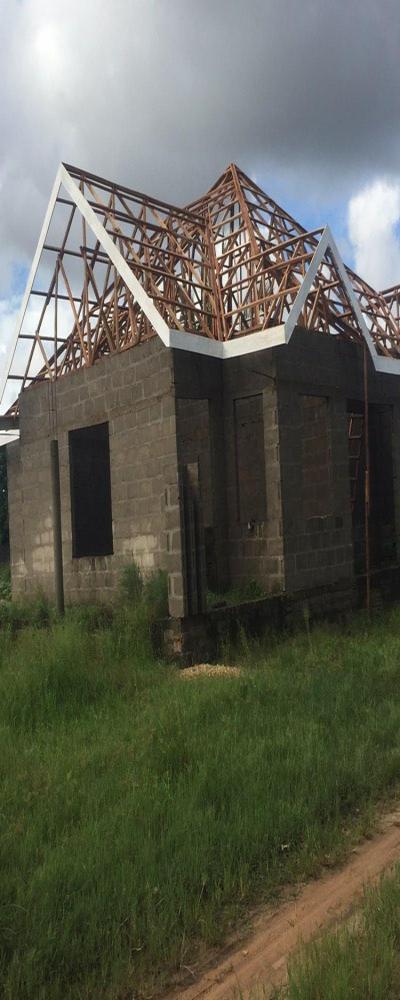 Fundi Paschal Mapaa: Roofing Expert