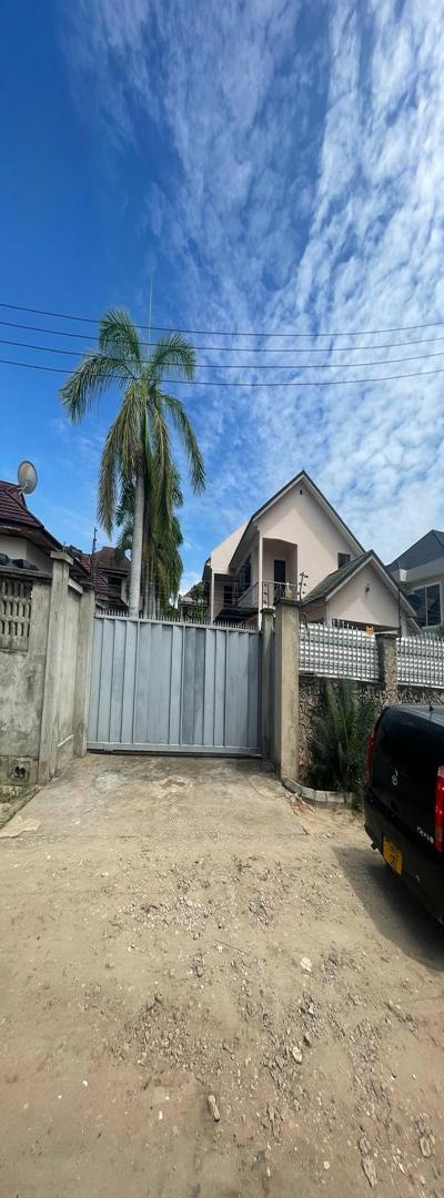 Intercity Property Hub: A One-Storey House For Sale.