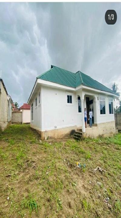 Intercity Property Hub: The Best Deal!!!! A Fenced House for Sale