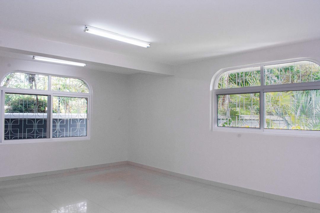 IPH: A 3 Storey Standalone building Rent, Oyster Bay.