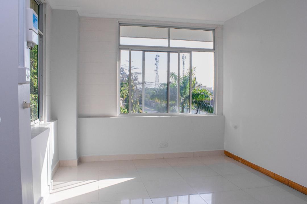 IPH: A 3 Storey Standalone building Rent, Oyster Bay.