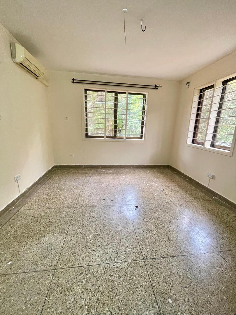 IPH: A standalone building for Rent, Masaki