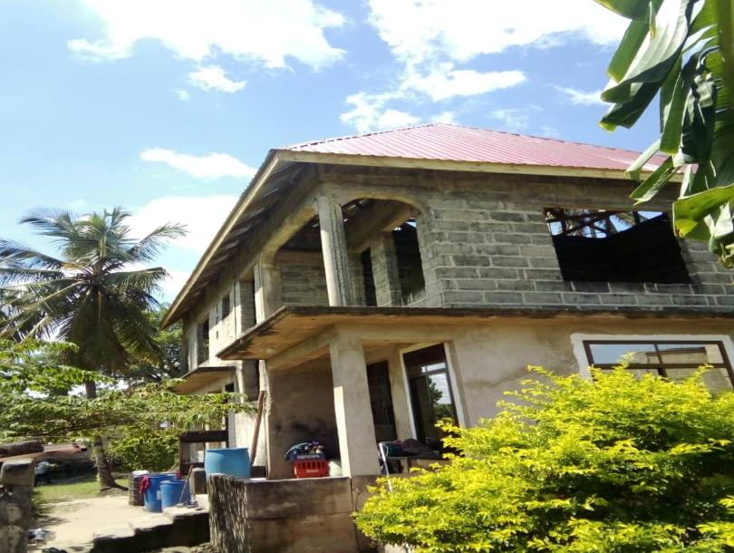 Intercity Property Hub: One-Storey House For Sale.-1