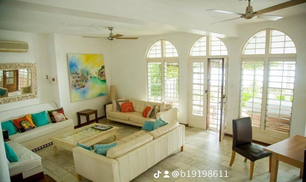 IPH: Elegant House for Sale - Masaki.-6