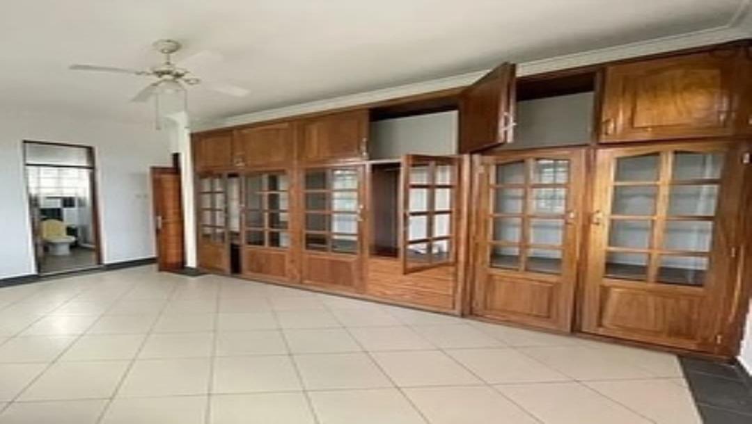 IPH: One-Storey Luxurious House for Sale - Salasala.-5