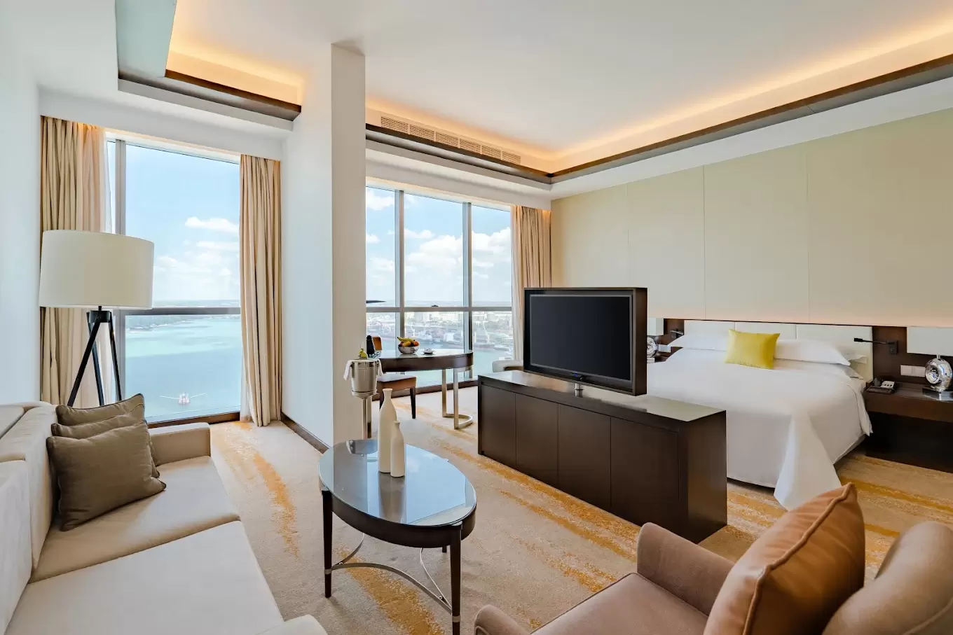 Johari Rotana, Dar es Salaam