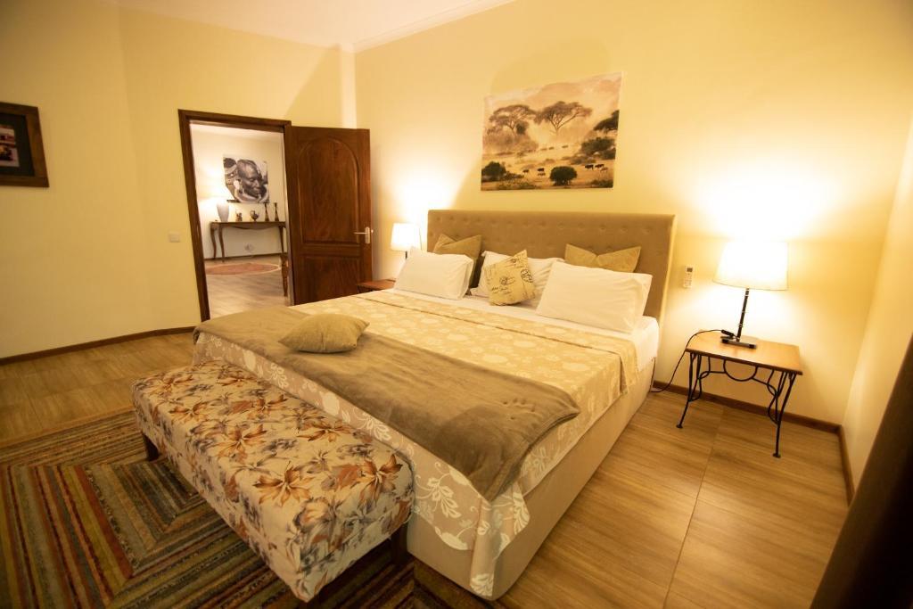 Pink Flamingo Boutique Hotel, Moshi.