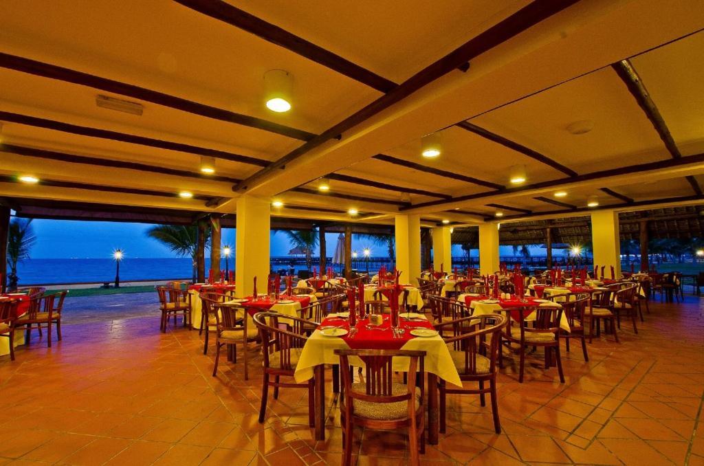 White Sands Resort and Conference Centre